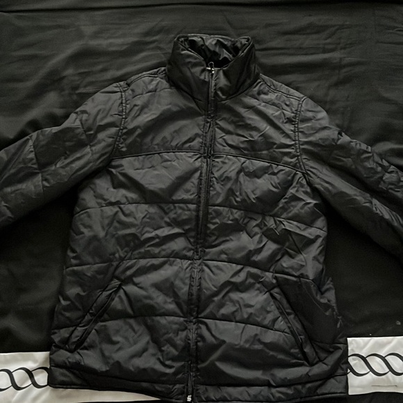 black thin puffer jacket